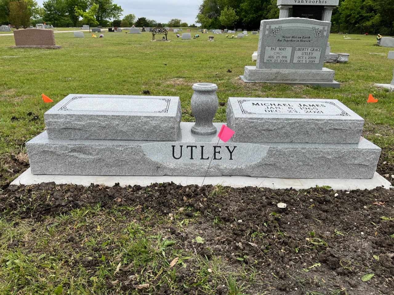 Granite granite monument